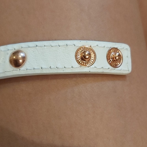 BCBG bracelet - Picture 3 of 4